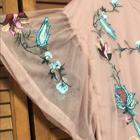 Embroidered top - Picture 3 of 6